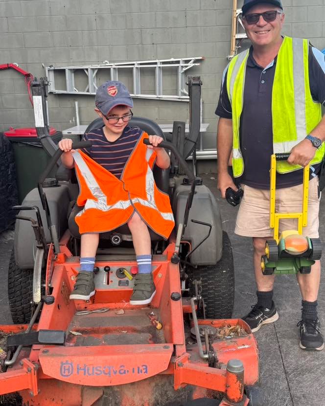 563943395785443_1228930142620095-1