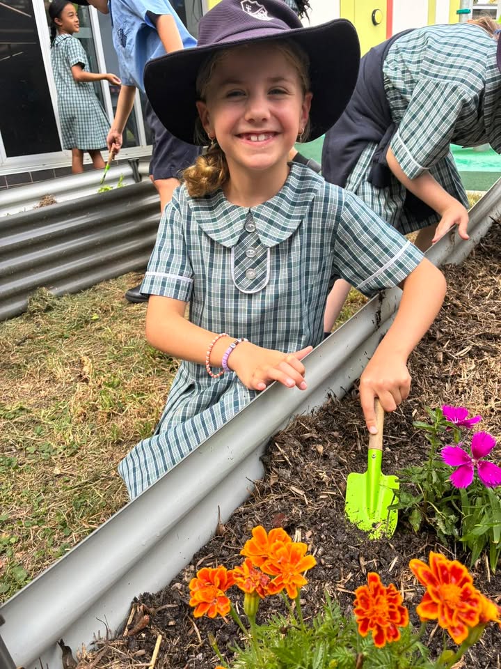 563943395785443_1323680416478400-1