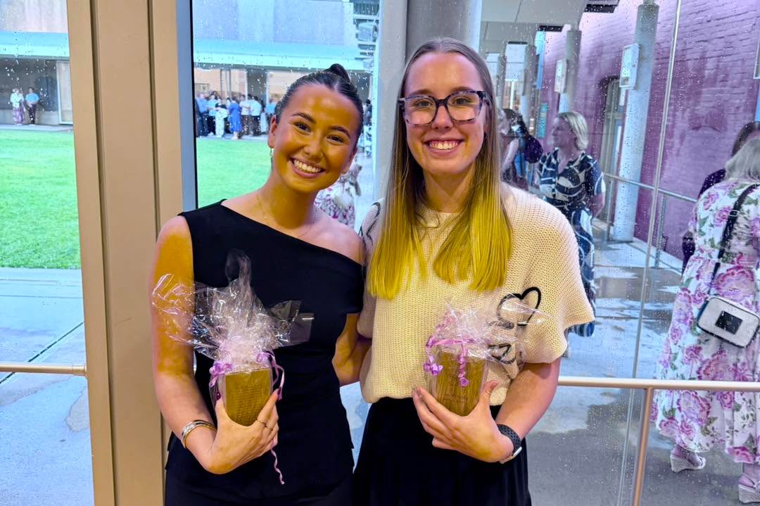 563943395785443_1367031252143316-1